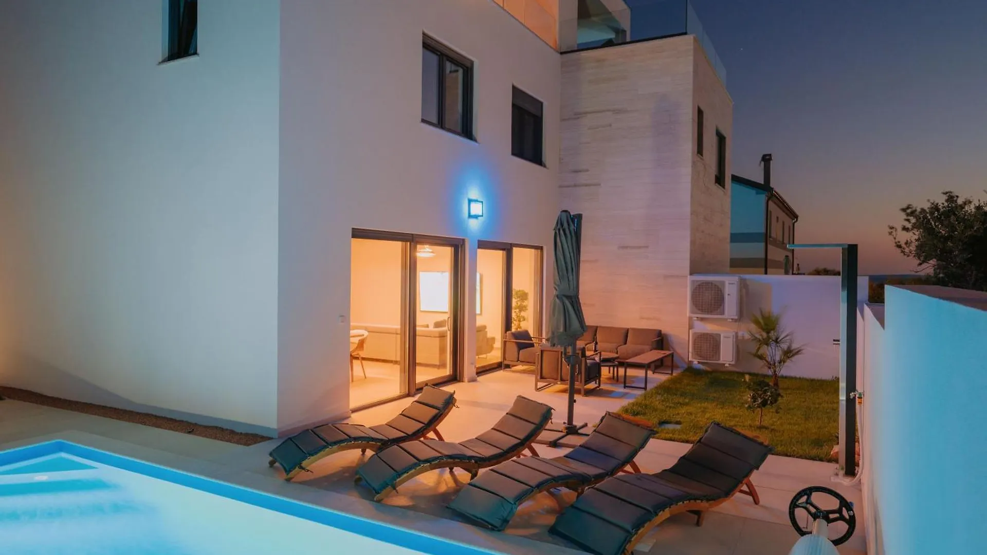 Villa Mars Mandre 0*,  Croatia