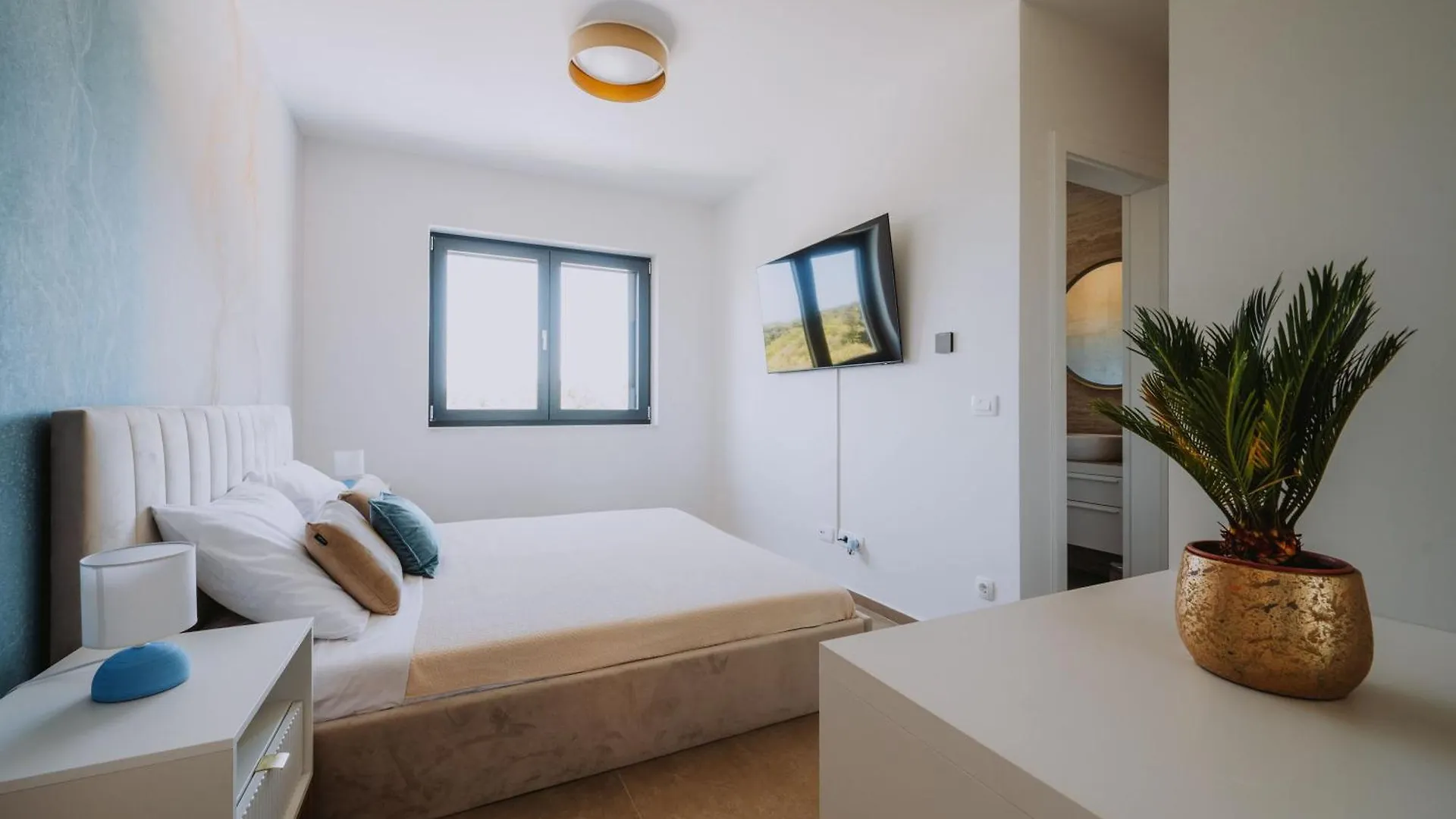 Villa Mars Mandre 0*,  Croatia