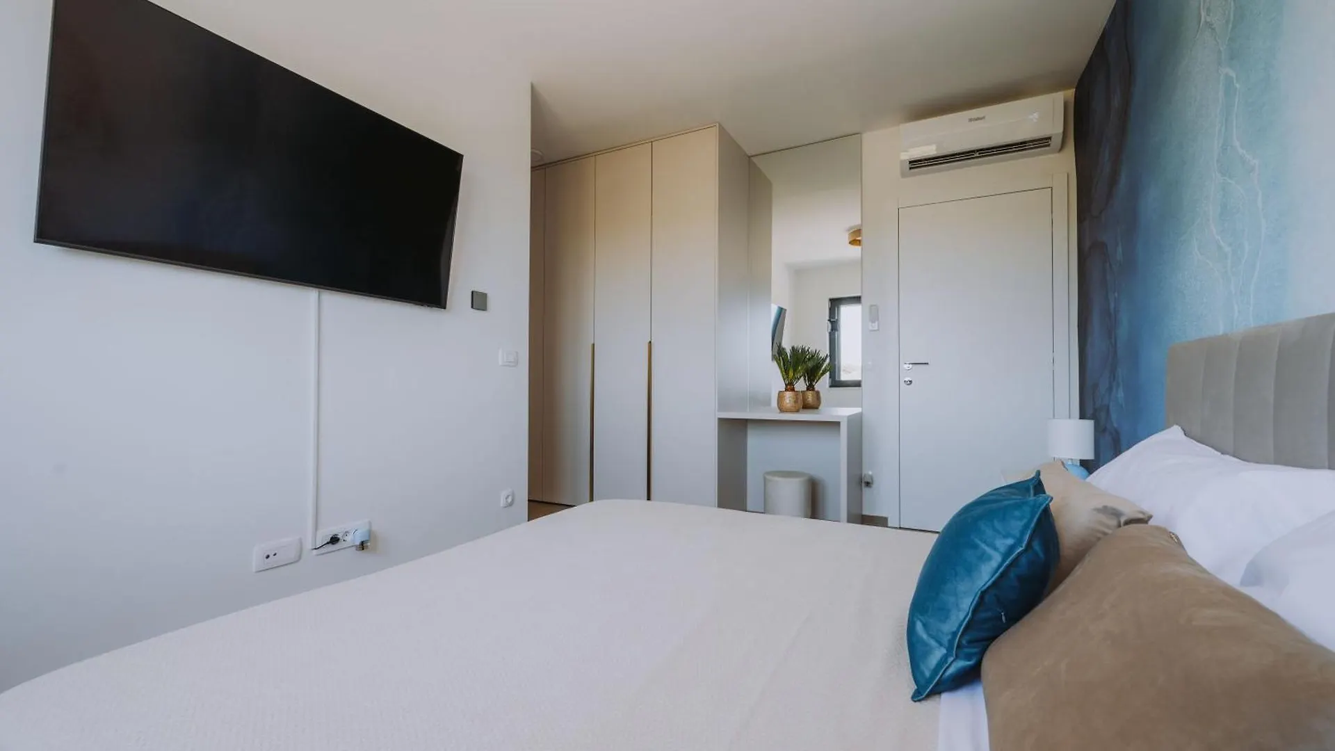 Villa Mars Mandre 0*,  Croatia